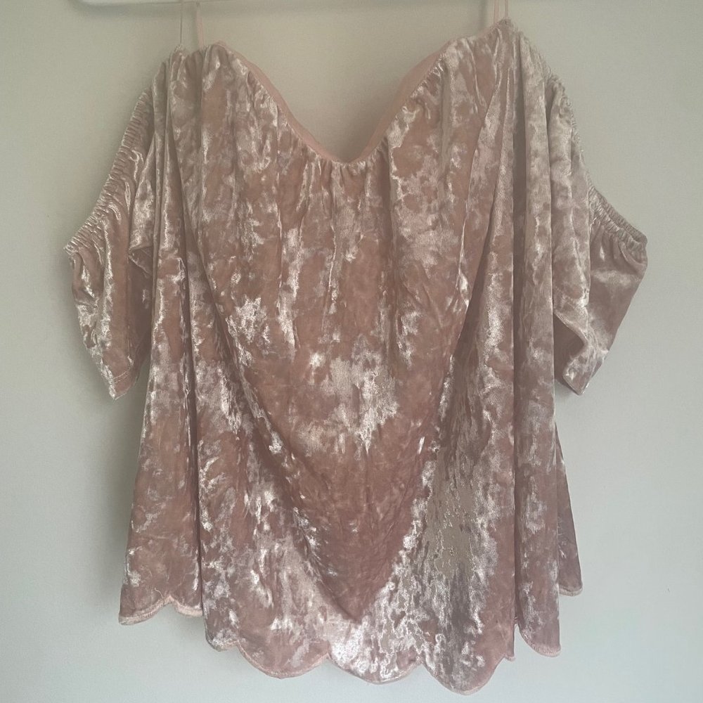 Miami by Francesca's Peach Strapless and Backless Top